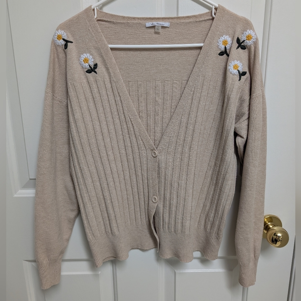 Floral Daisy Embroidered Beige Button Up V Neck Cardigan Size Large